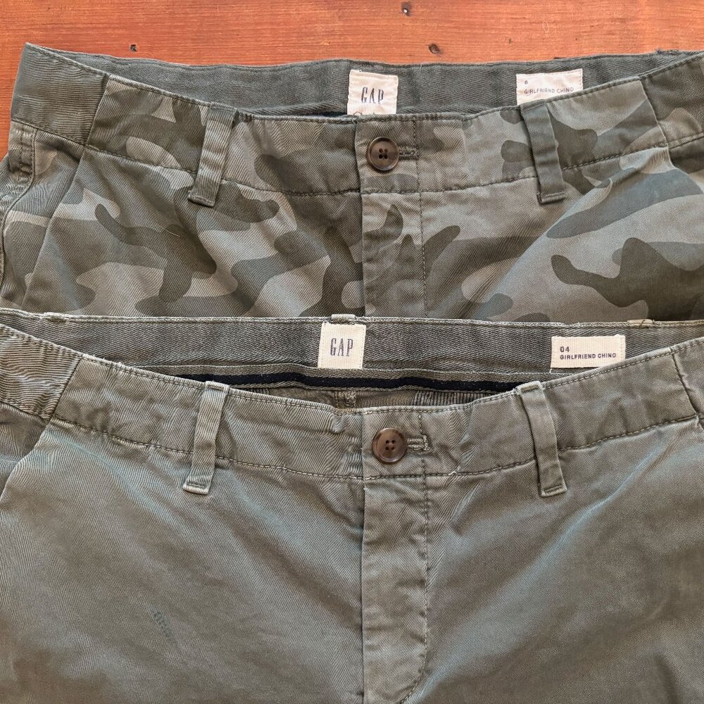 2 Pairs of GAP Girlfriend Cropped Pants/: Olive and Camo Size 4/6 - like new!! - Picture 2 of 4